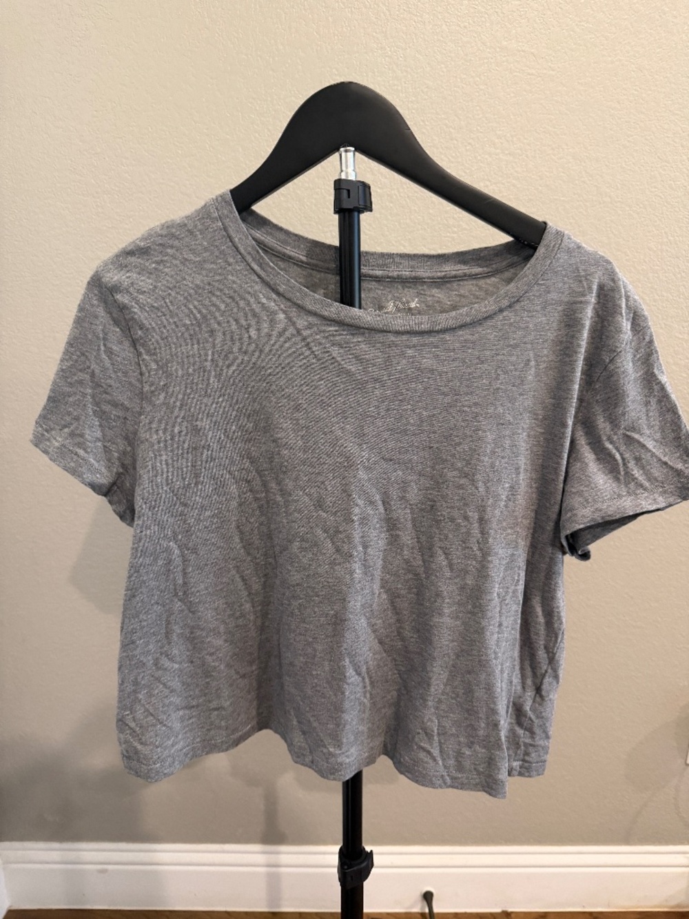 Universal Thread Gray crop t-shirt size large